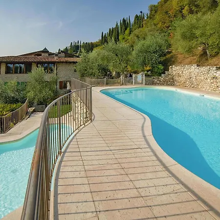 Borgo Alba Chiara, Toscolano Maderno